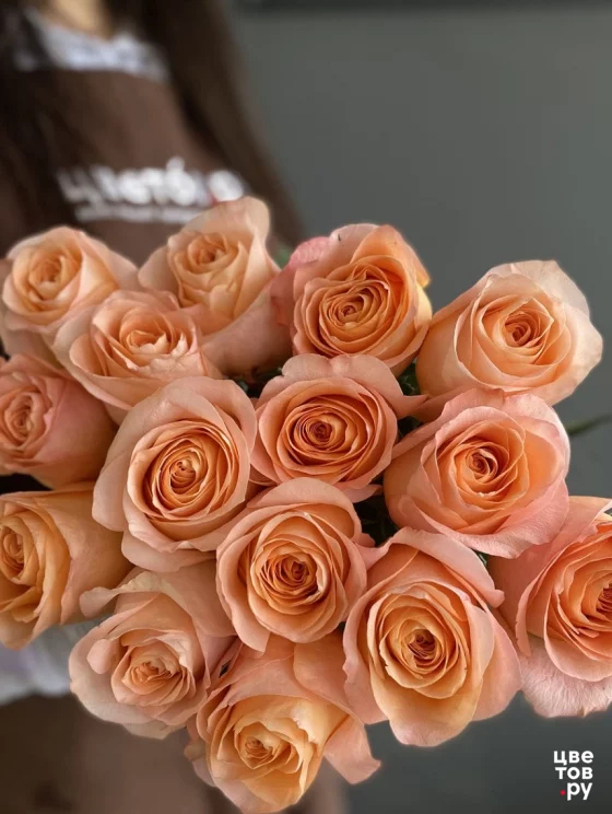 15 роз на ленте (Цвет из наличия)